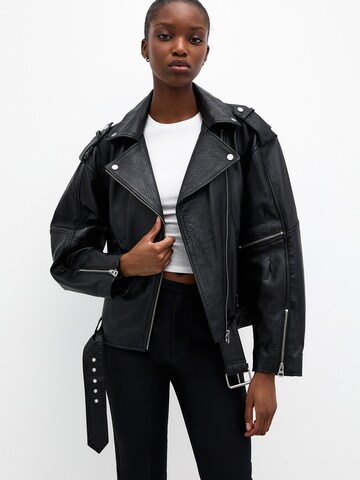 Pull&Bear Jacke in Schwarz: Vorderseite