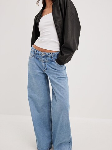 Wide Leg Jean NA-KD en bleu : devant