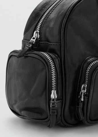 MANGO Schultertasche 'Min Maina' in Schwarz
