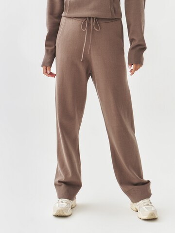 TATUUM Loose fit Pants 'Phlox' in Brown: front