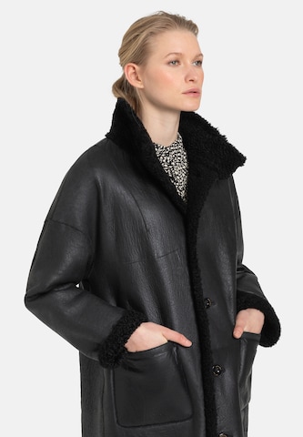 Werner Christ Winter Coat 'Magdalena' in Black: front