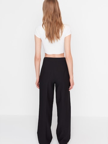 Trendyol - Loosefit Pantalón plisado en negro