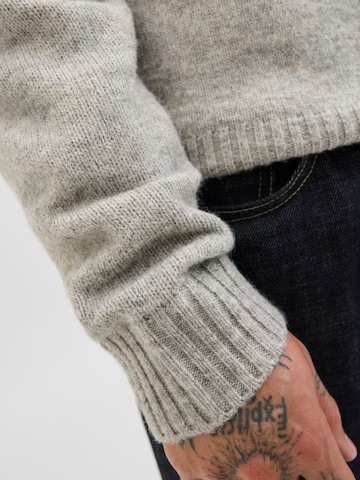 JACK & JONES Sweter 'JJESOHO OLLIE' w kolorze szary