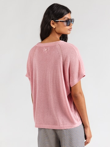 Pull-over 'DARLENE' NÜMPH en rose