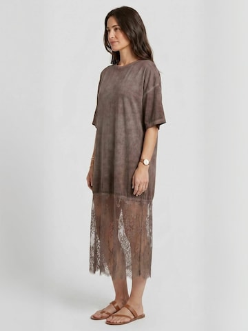 Opal Studio Kjole ' Lace ' i brun
