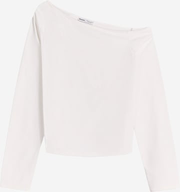 Tricou de la Bershka pe alb: față