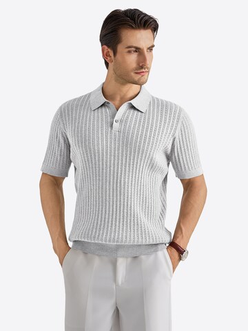 Vantory Sweater in Grey: front