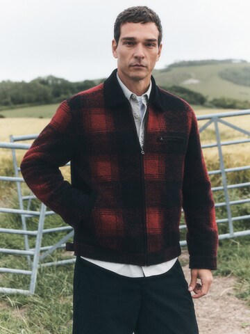 Next Jacke in Rot: Vorderseite