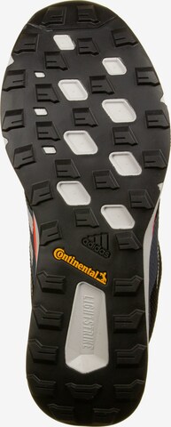 Pantofi sport de la ADIDAS TERREX pe gri