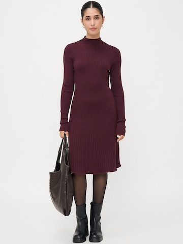 Robes en maille 'VMNANCY' Vero Moda Petite en rouge