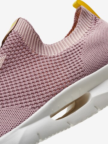 Hummel Slip On in Pink