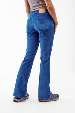 BDG Urban Outfitters Flared Jeans in Blauw