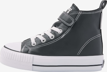 BRITISH KNIGHTS Tennarit 'KAYA MID' värissä musta: etupuoli