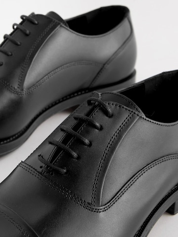 Next - Zapatos con cordón en negro