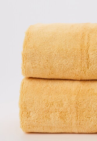 Lexington Towel in Yellow