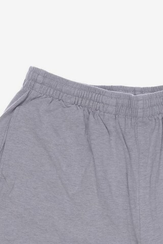 Reebok Shorts 33 in Grau