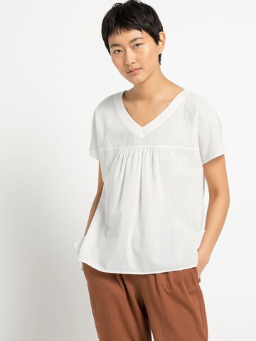 hessnatur Blouse in White: front