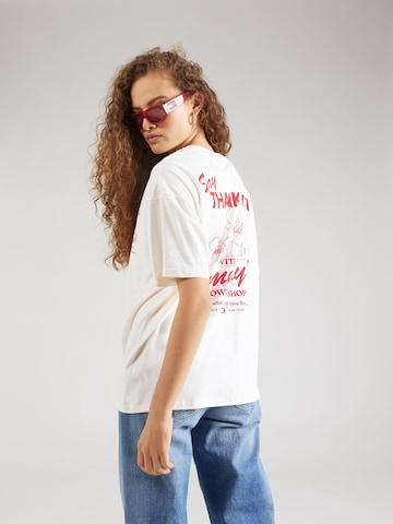 Tommy Jeans Μπλουζάκι 'NOVELTY 5' σε λευκό