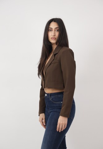 Elara Blazer in Brown