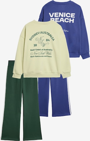 Marks & Spencer Set in Mixed colours: front