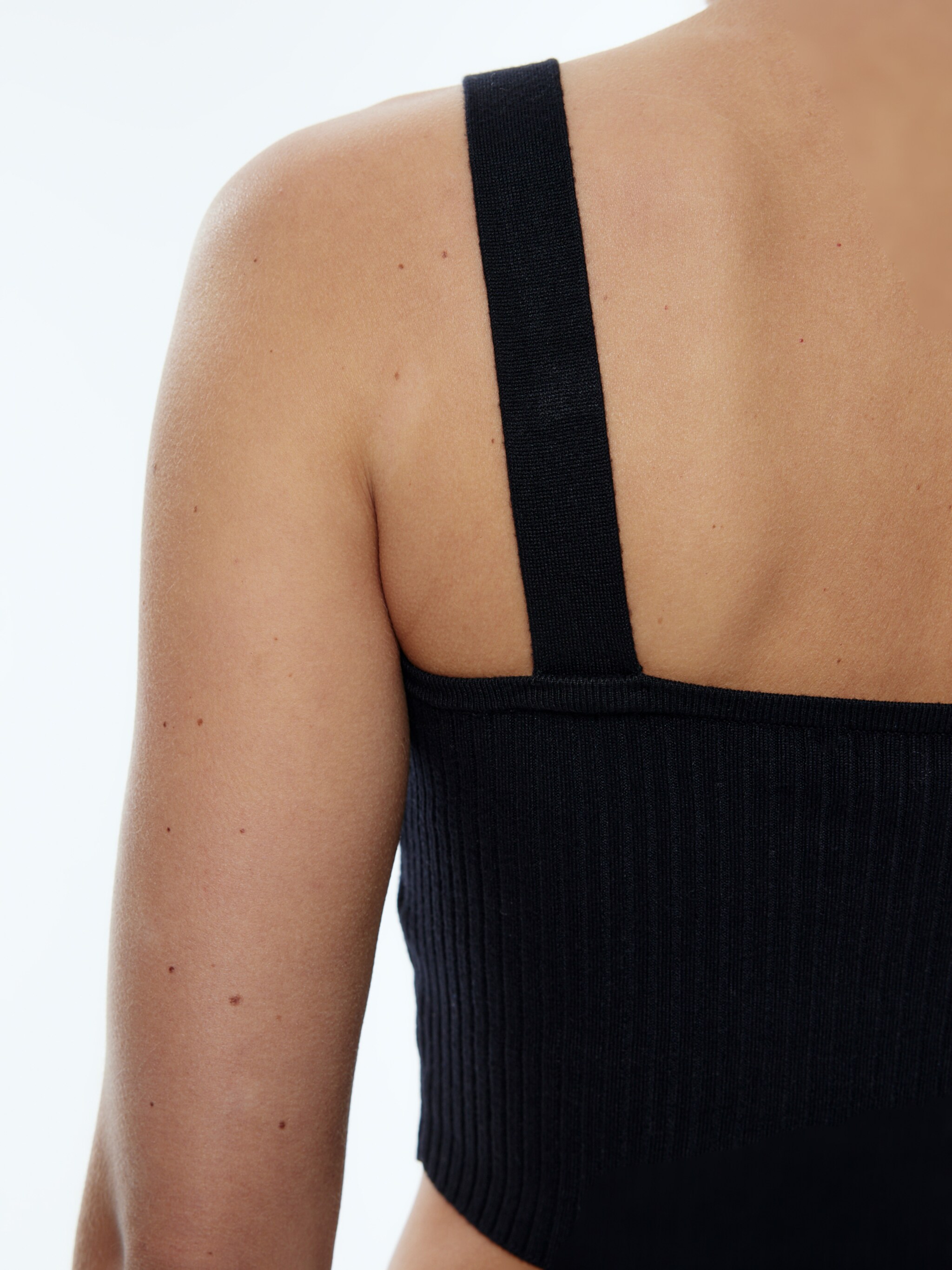 EDITED Produits Haut 'Hana' noir