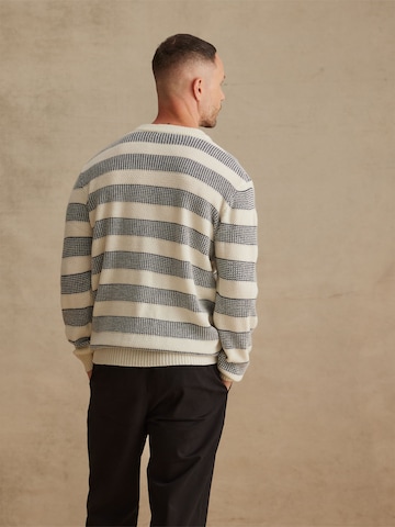 DAN FOX APPAREL - Pullover 'Joost' em branco