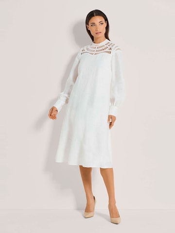 Robe MADELEINE en blanc : devant