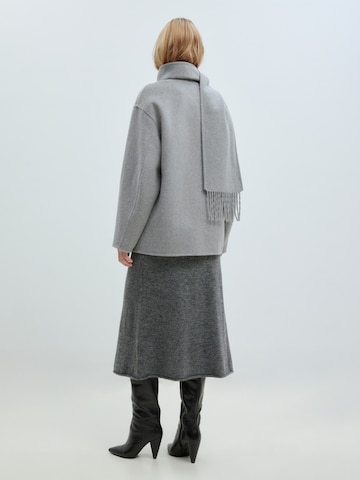 Manteau mi-saison 'Mayu' EDITED en gris