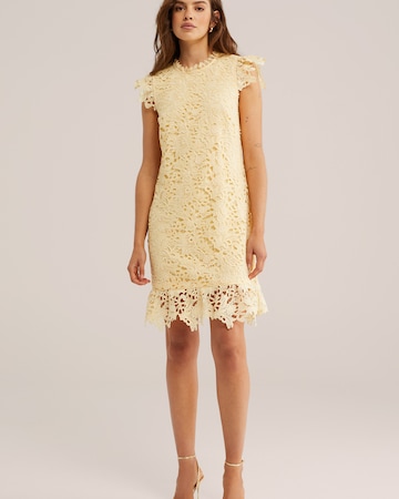 Abito da cocktail di WE Fashion in giallo: frontale