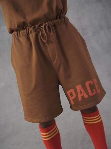 Pacemaker Loosefit Broek 'Jordan' in Bruin