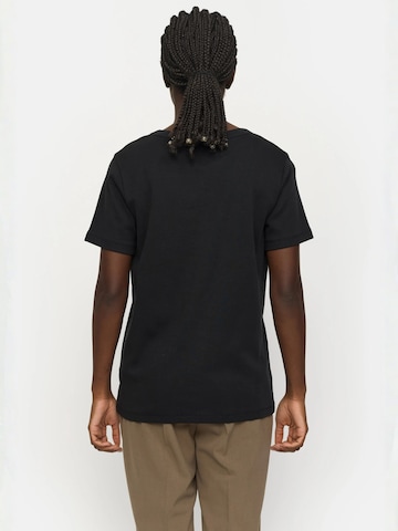 Top ' SRHella ' de la Soft Rebels pe negru: spate