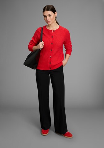 HECHTER PARIS Strickjacke in Rot: Vorderseite