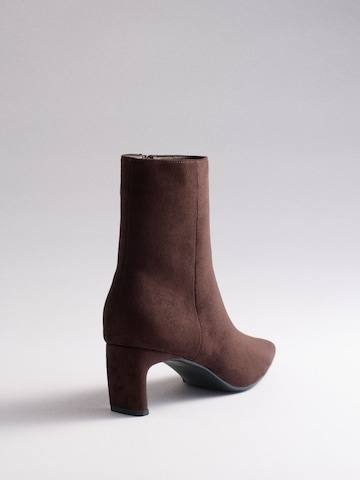 The Set Stiefelette in Braun