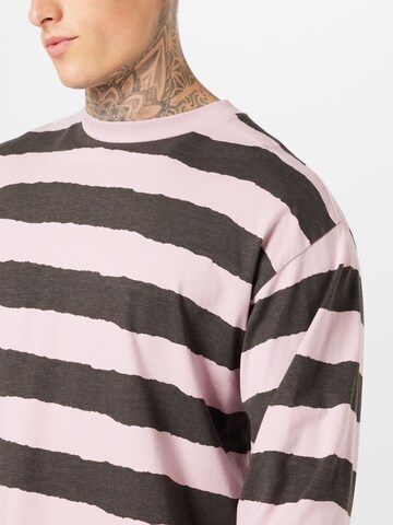 Levi's Skateboarding Shirt 'Skate Graphic Box LS Tee' in Pink
