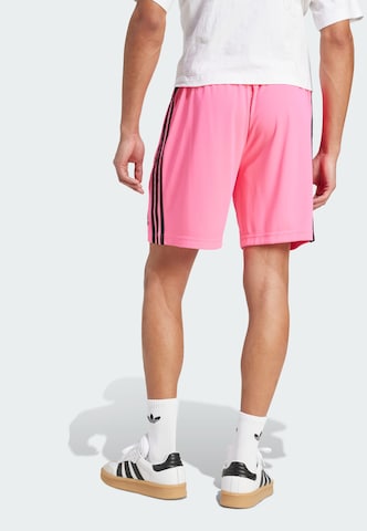 ADIDAS ORIGINALS Loosefit Broek 'Teamgeist Adicolor' in Roze