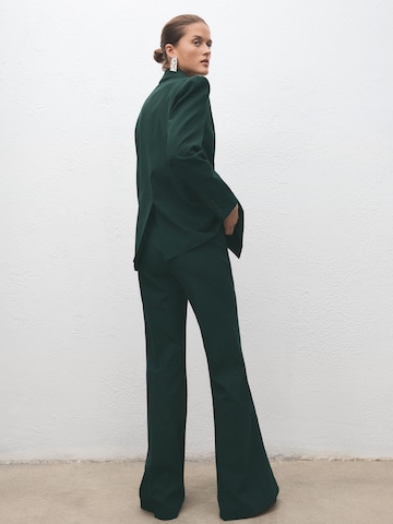 MANGO Rozšírený strih Nohavice s pukmi 'IRESE' - Zelená