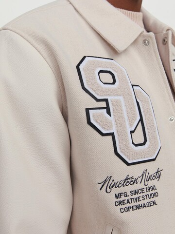 JACK & JONES Övergångsjacka 'Varsity' i beige