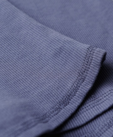 Superdry Top ' Athletic Essentials' in Blauw