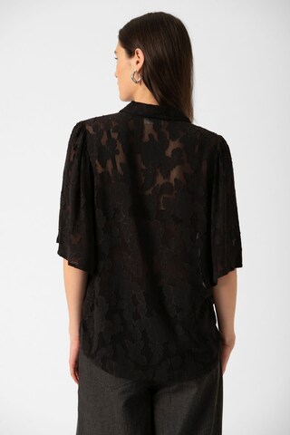SOAKED IN LUXURY Blouse 'Felisia' in Zwart