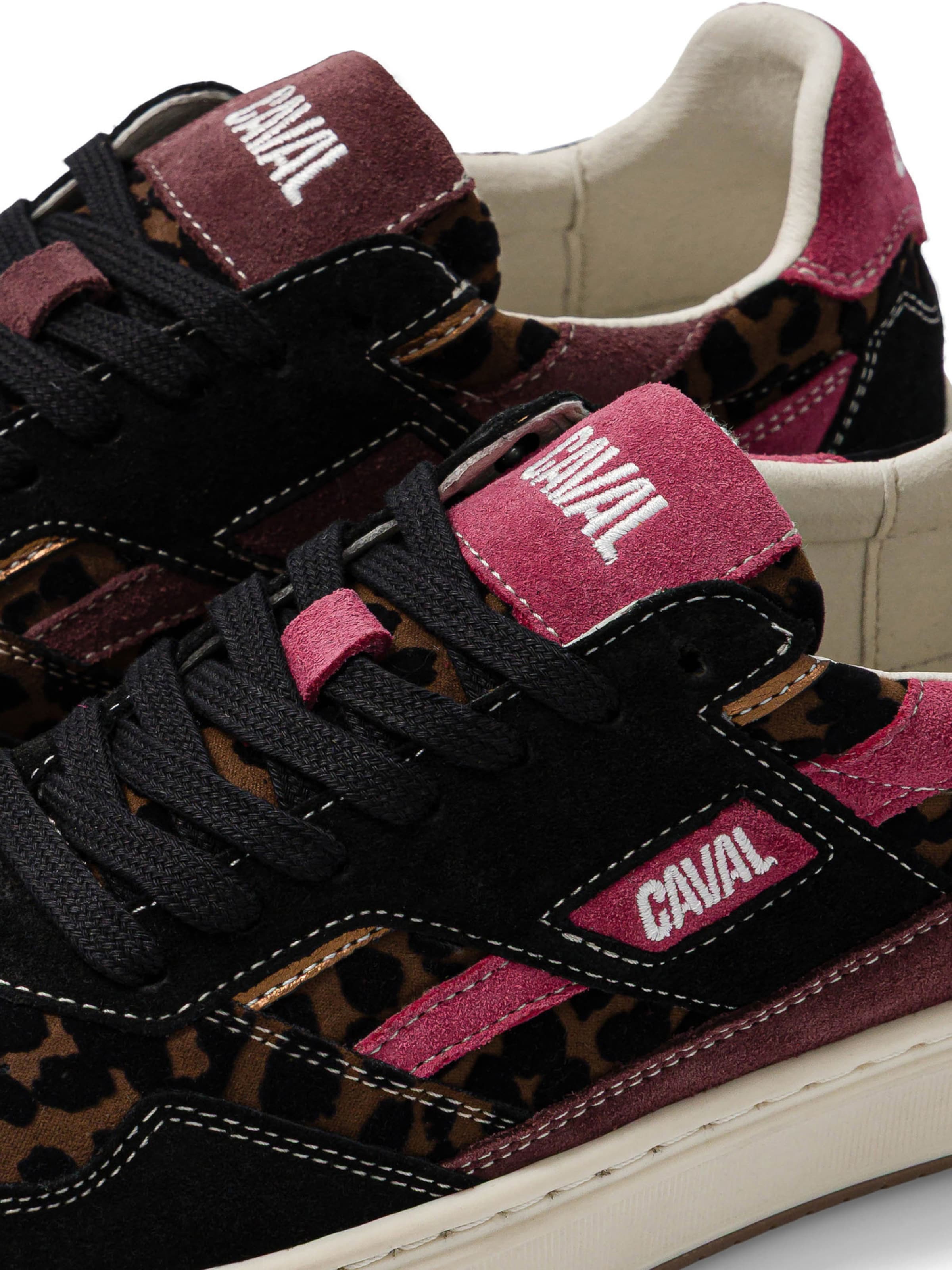 Caval Trampki slip on ' PLAYGROUND ' w kolorze czarny: przód