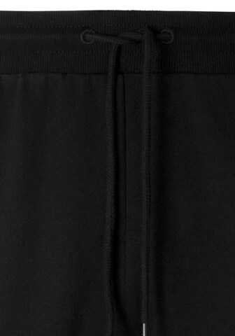 KangaROOS Tapered Hose in Schwarz