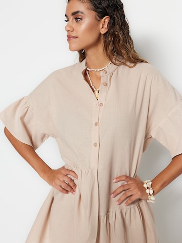 Trendyol - Vestido em bege