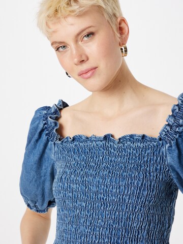 LEVI'S ® - Blusa 'Rey Smocked SS Blouse' em azul