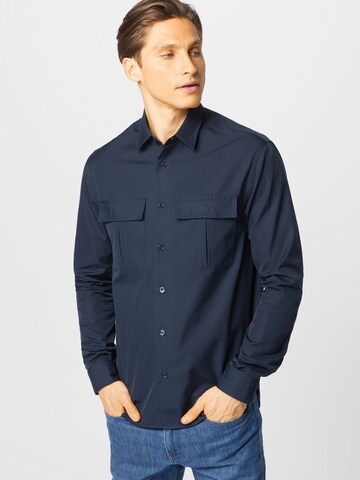 Coupe regular Chemise 'Niceto' BOSS en bleu : devant