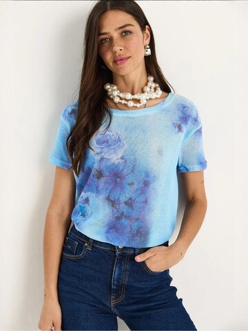 Maglietta di Bianco Lucci in blu: frontale