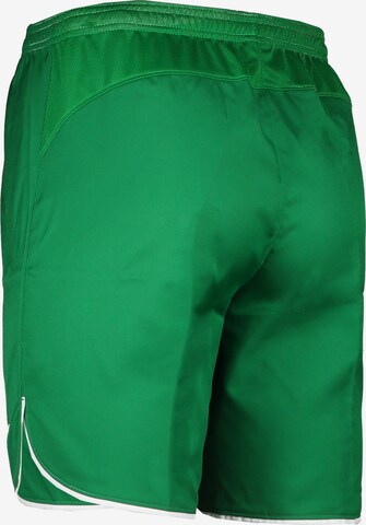 Regular Pantalon de sport NIKE en vert