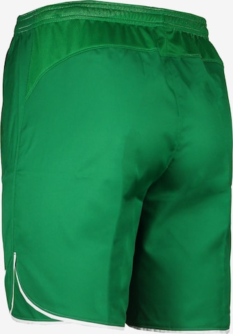 Regular Pantalon de sport NIKE en vert