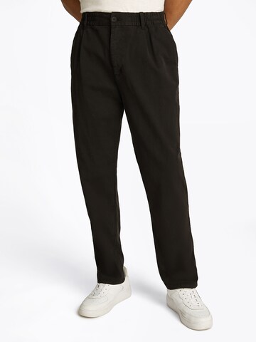 Tommy Jeans Tapered Pleat-front trousers 'Isaac' in Black: front