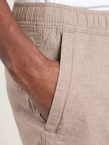 HOLLISTER Normalny krój Spodnie w kolorze brązowy