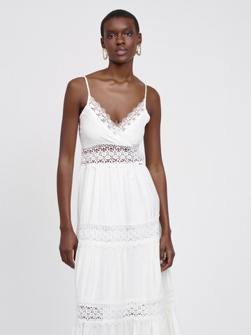 balta Influencer Suknelė: priekis